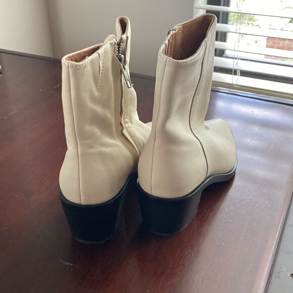 Madewell The Darcy Ankle Boot - Picture 3 of 5